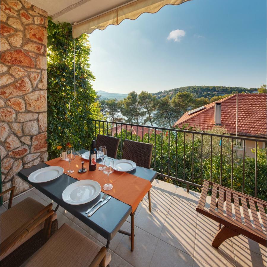 Figa Apartman Benko Milatic Jelsa  Exterior foto
