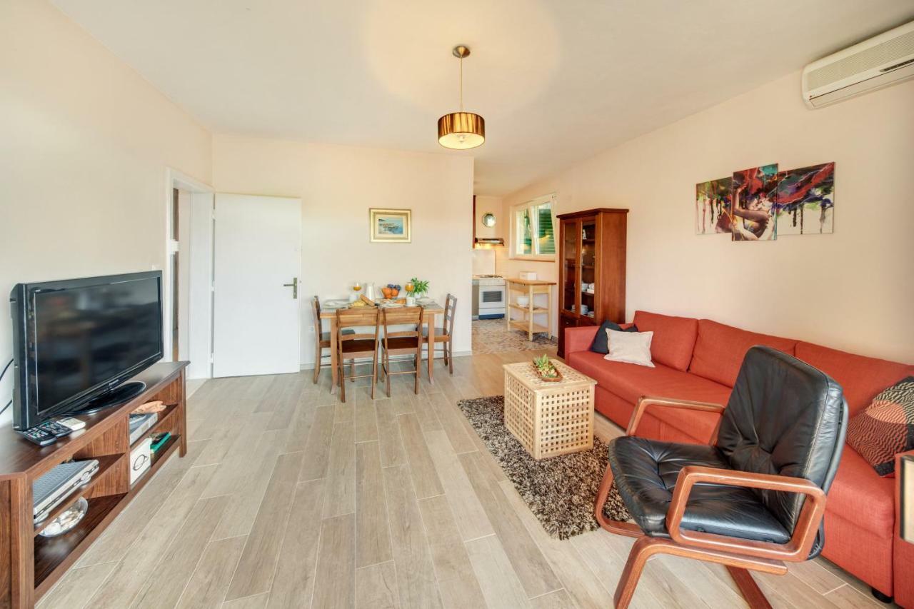 Figa Apartman Benko Milatic Jelsa  Exterior foto
